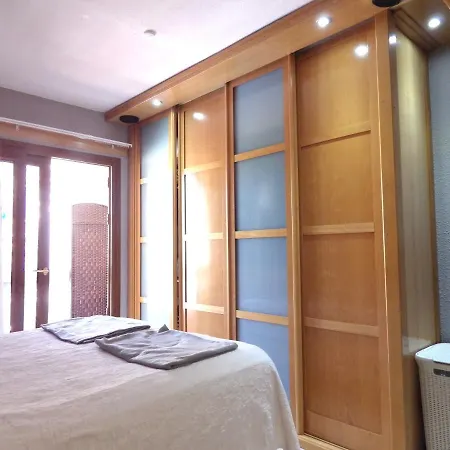 Апартаменты Two Bedroom Pool View In Castle Harbourc202