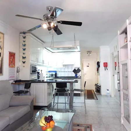 Two Bedroom Pool View In Castle Harbourc202 Апартаменты