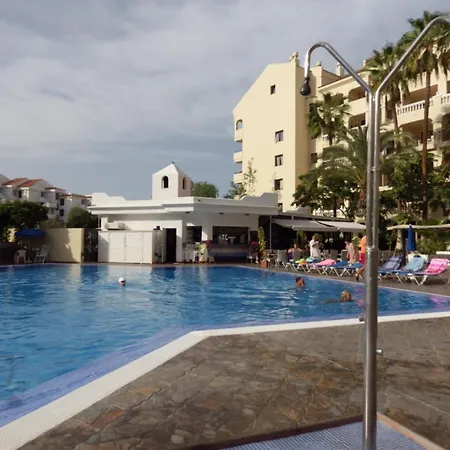 Апартаменты Two Bedroom Pool View In Castle Harbourc202
